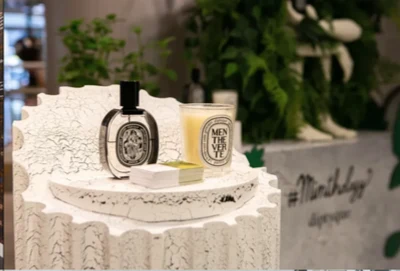 Pop-up Display mit Produktinszenierung
